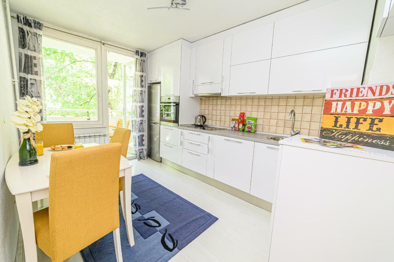 Beautiful Cozy Studio Close To City Center Apartment Sarajevo Bagian luar foto
